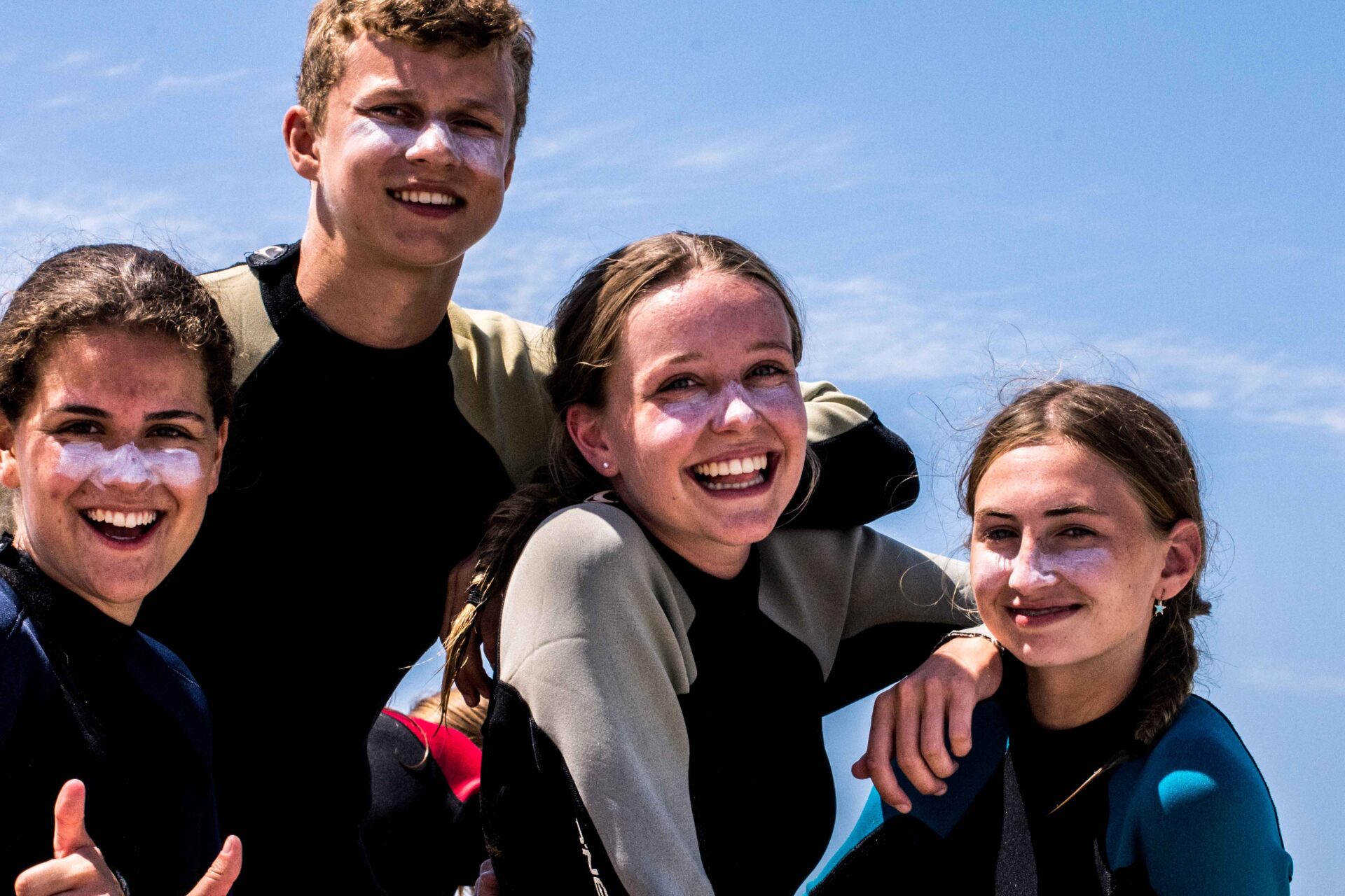 Ripstar Young: de leukste surfcamps voor jeugd en jongeren!