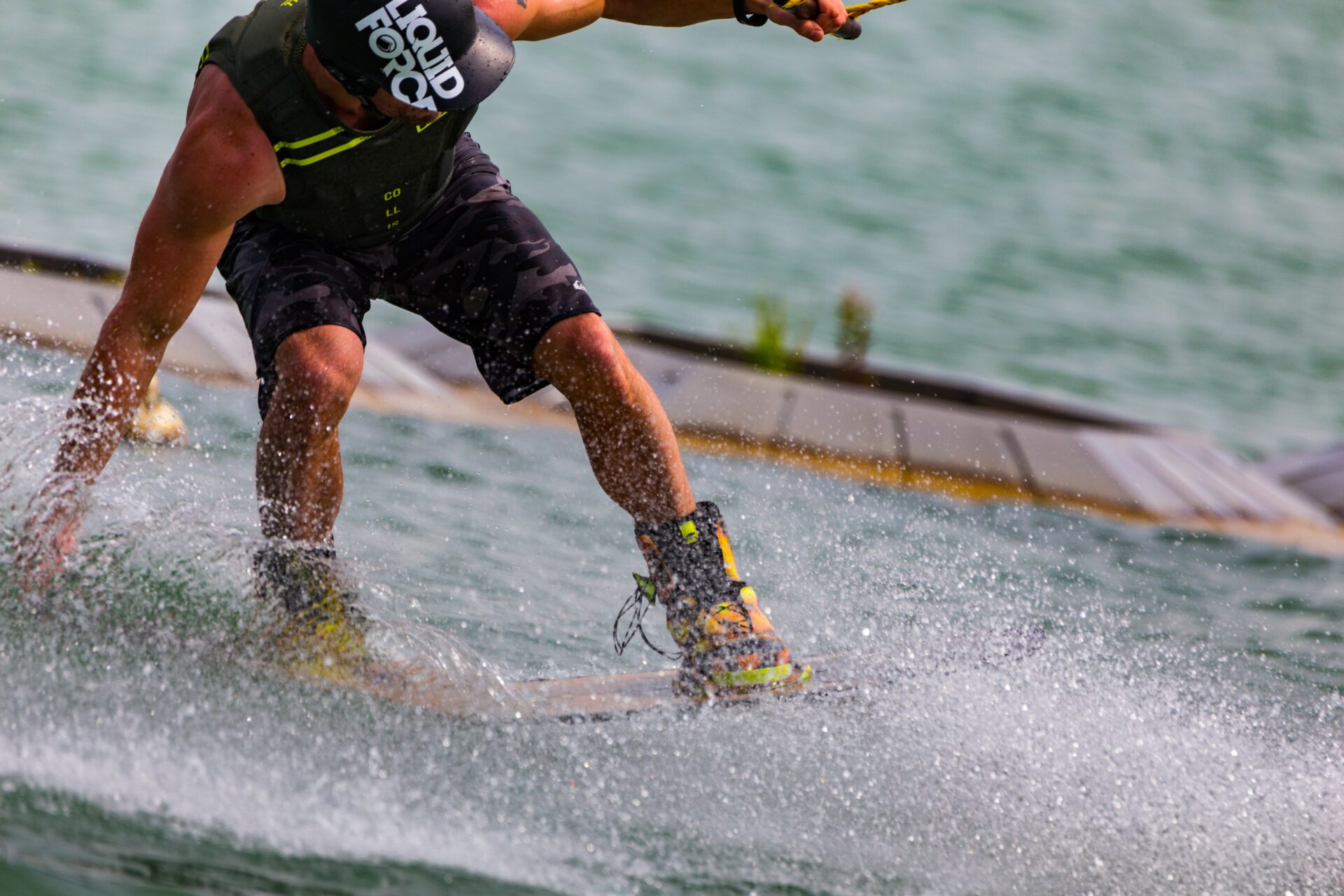 Wakeboarder op het wakeboard kamp van Ripstar bij Down Under