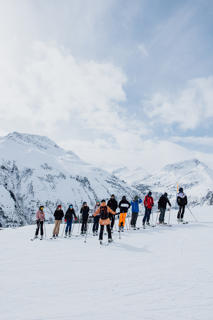 wintersport jongeren in de Alpen